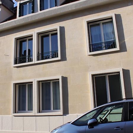 Au Coeur De Beauvais Bed & Breakfast Exterior photo