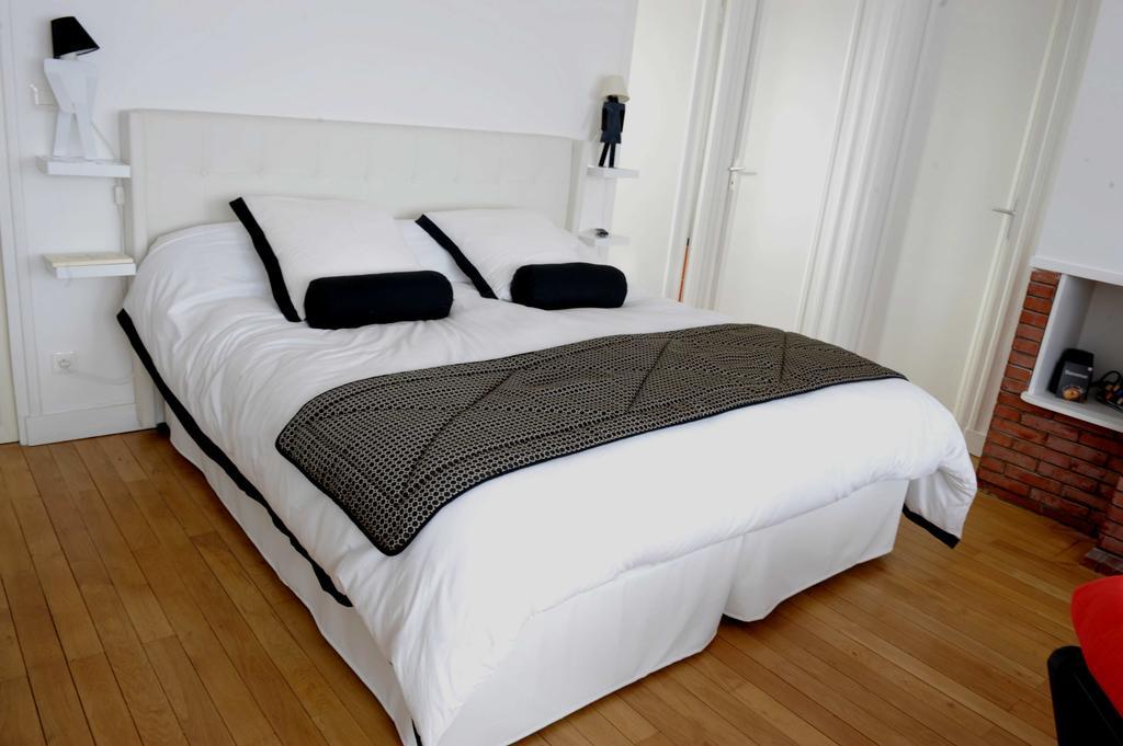 Au Coeur De Beauvais Bed & Breakfast Exterior photo